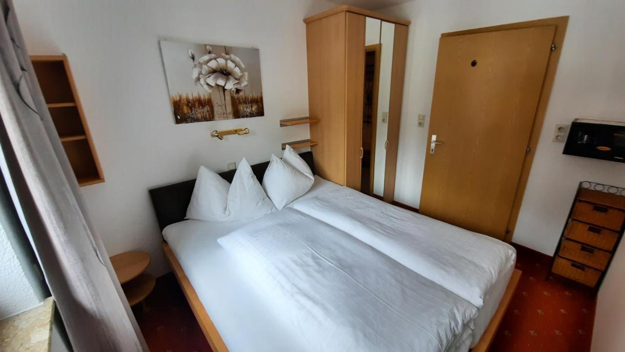Gaestehaus Almrausch, Ferienanlage Mit Pool 那塞雷思 外观 照片