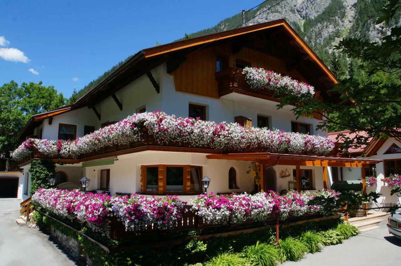 Gaestehaus Almrausch, Ferienanlage Mit Pool 那塞雷思 外观 照片
