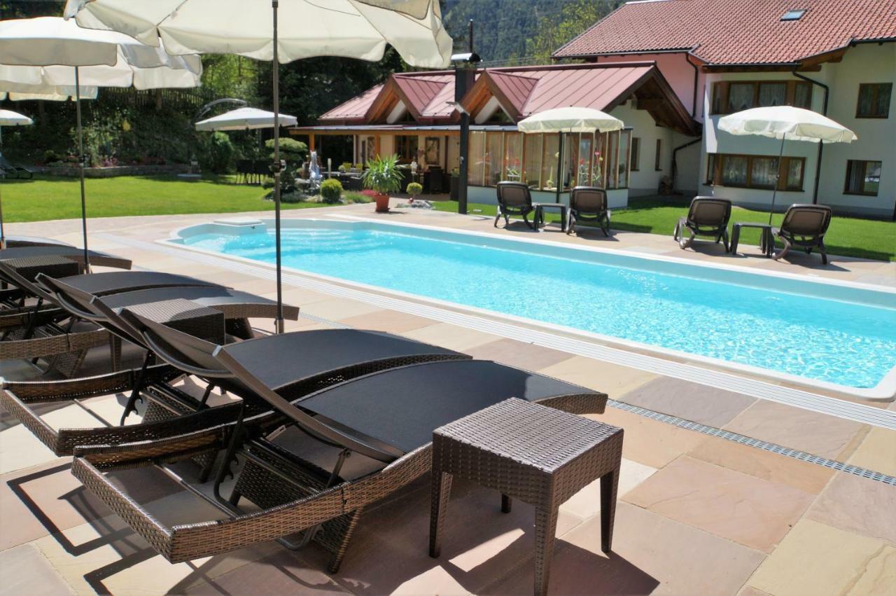 Gaestehaus Almrausch, Ferienanlage Mit Pool 那塞雷思 外观 照片