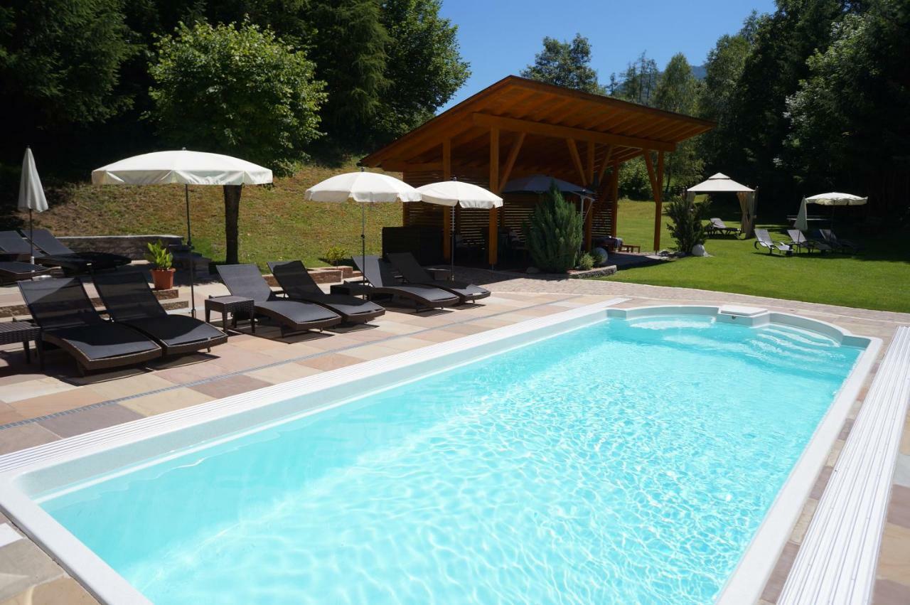 Gaestehaus Almrausch, Ferienanlage Mit Pool 那塞雷思 外观 照片