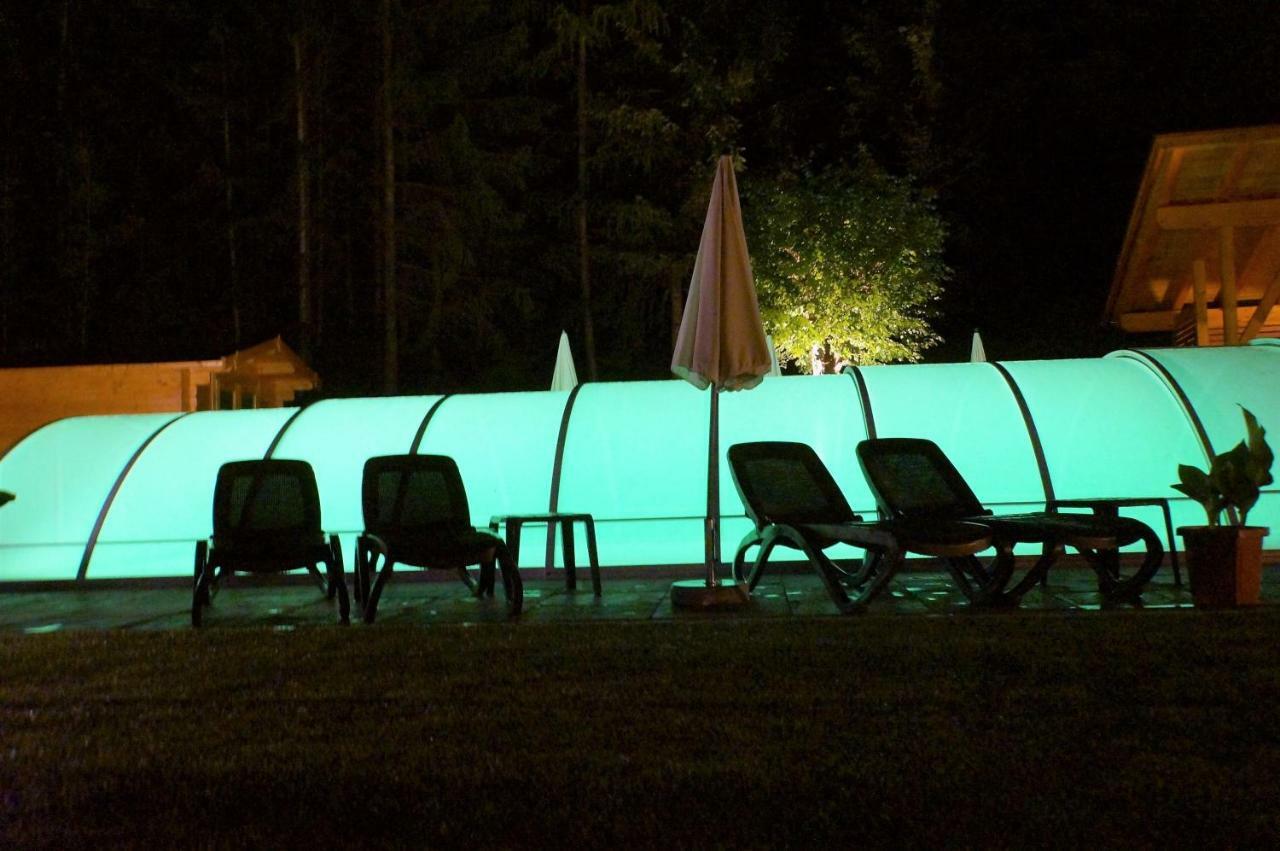 Gaestehaus Almrausch, Ferienanlage Mit Pool 那塞雷思 外观 照片