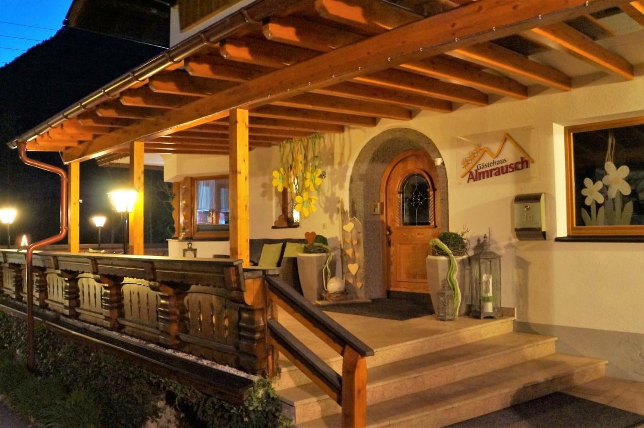 Gaestehaus Almrausch, Ferienanlage Mit Pool 那塞雷思 外观 照片