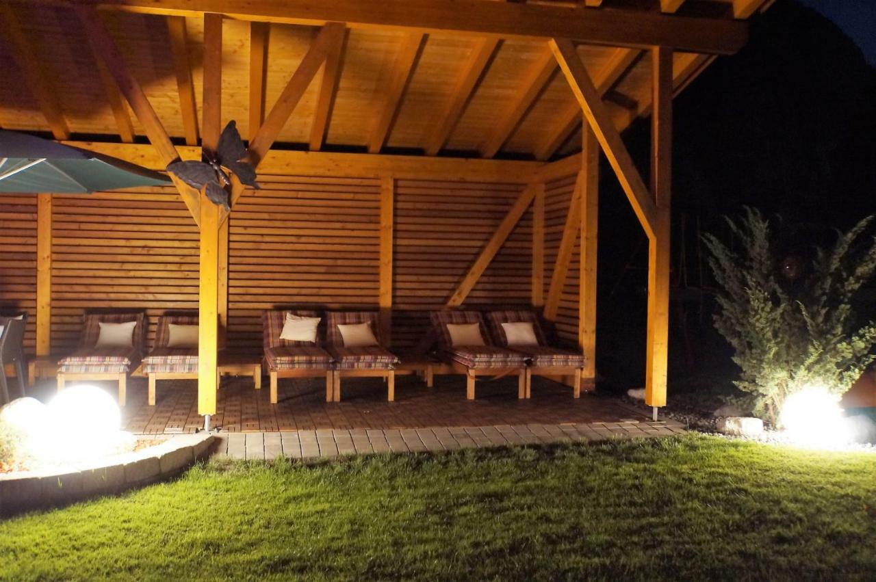 Gaestehaus Almrausch, Ferienanlage Mit Pool 那塞雷思 外观 照片