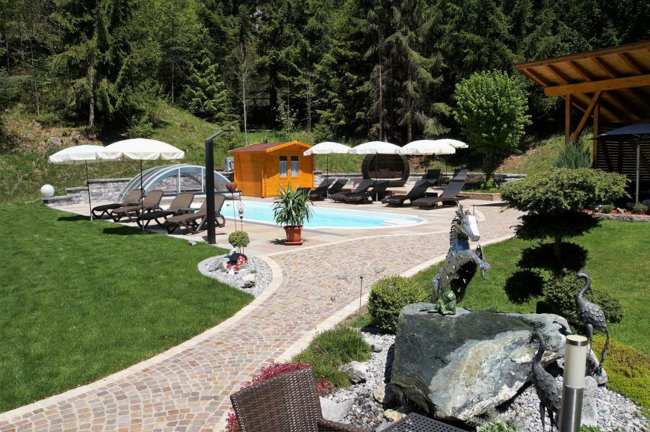 Gaestehaus Almrausch, Ferienanlage Mit Pool 那塞雷思 外观 照片