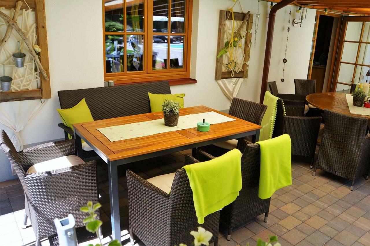 Gaestehaus Almrausch, Ferienanlage Mit Pool 那塞雷思 外观 照片