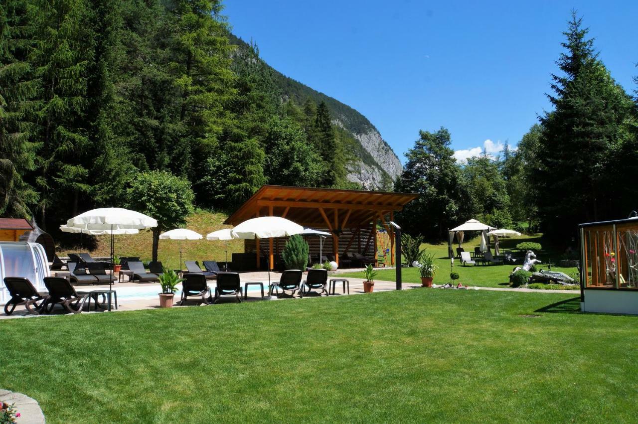 Gaestehaus Almrausch, Ferienanlage Mit Pool 那塞雷思 外观 照片